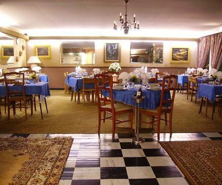 Hotel Restaurant Du Tourisme Latronquière Екстериор снимка